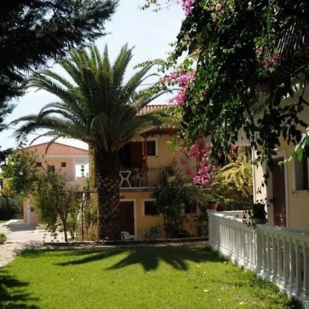 Aparthotel Helena's 3*