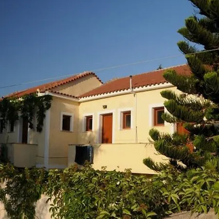 Helena's Aparthotel